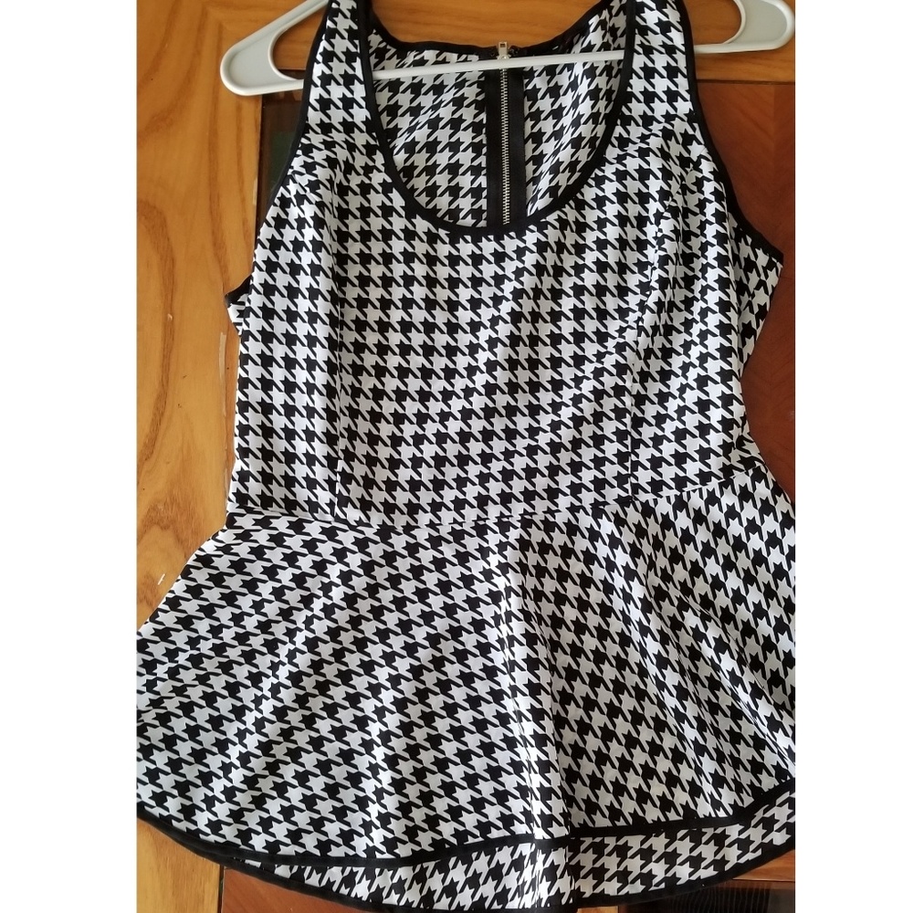 GUESS tank top